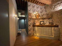 Appartement type Canut, au cœur des pentes de La Croix rousse avec une atmosphèr Lyon, France Lyon- canuts dans les pentes Entire rental unit vacation rental 53462018