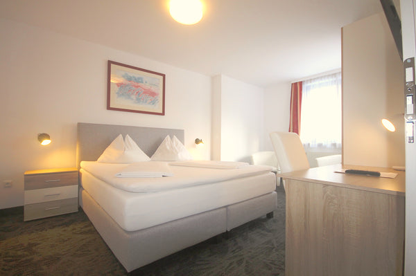Welcome to Hotel Altmann ! <br /><br />This space is perfect for people looking   Double room Room in hotel vacation rental 53651498