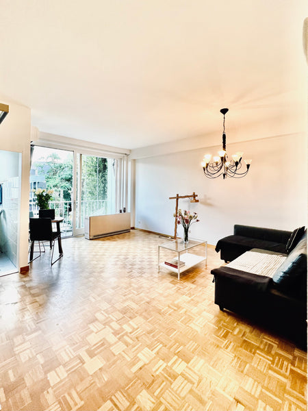 Centrally-located, 7 min walking from Central Station, 5 min walking from park,  Amsterdam, Netherlands Beautiful place, bright, spacious, central Entire rental unit vacation rental 710718063167400231