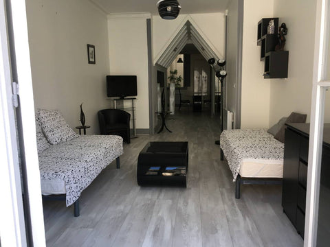 Appartement de 76m2, 1er étage, plein centre ville au coeur historique, à quelqu  Bordeaux centre historique Entire rental unit vacation rental 27082232