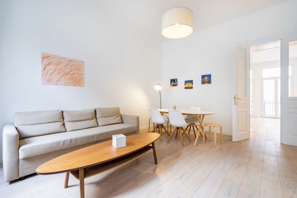 The 90m² apartment is located in Vienna's 18th district and can accommodate up t Vienna, Austria Modern Apartment in the charming Cottage Quarter Entire condo vacation rental 583874635598255511