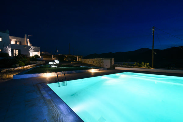 Captain’s Villas<br /><br />At the traditional cycladic village of Marpissa, wel Paros, Greece 120m² Villa Zeno in Marpissa isle de Paros Cycladic home vacation rental 13792945