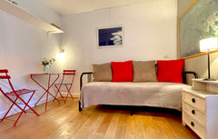 Near the Latin Quarter. Many metro and bus lines nearby. In a peaceful, vegetate Paris, France Quiet and comfy studio Entire rental unit vacation rental 16052603