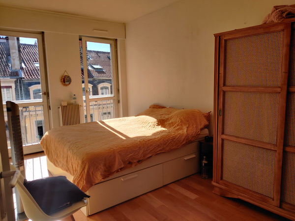 L'appartement est situé en plein centre-ville, à 5mn à pied de la place Bellecou Lyon, France Appartement très confortable en plein centre ville Entire rental unit vacation rental 677393387495617100