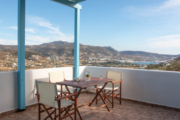 Apollon View. <br />Φαντάσου να είσαι στην Πάρο και να μπορείς να δεις την Παροι Kalami, Greece Apollon View.Καλάμι Πάρου.Κυκλαδίτικο σπίτι με θέα Cycladic home vacation rental 43608480