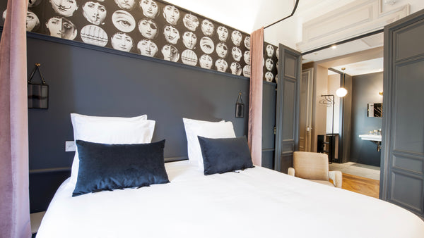 Mystère propose 40 m2 de charme et d’élégance espiègle, impertinente et raffinée Lyon, France Superieur Suite Mystère - 2 Pl Gailleton - MiHotel Room in serviced apartment vacation rental 31558877