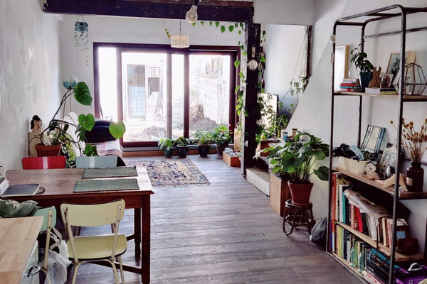 Welcome!<br /><br />My cozy, renovated house on the outskirts of Ghent is locate Ghent, Belgium Cozy retro house in Ghent, with tub and garden! Entire townhouse vacation rental 49527262