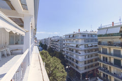 A comfortable penthouse apartment on Vasileos Georgiou Avenue, very close to the Thessaloniki, Greece 7th floor penthouse in the heart of Thessaloníki Entire rental unit vacation rental 27652823