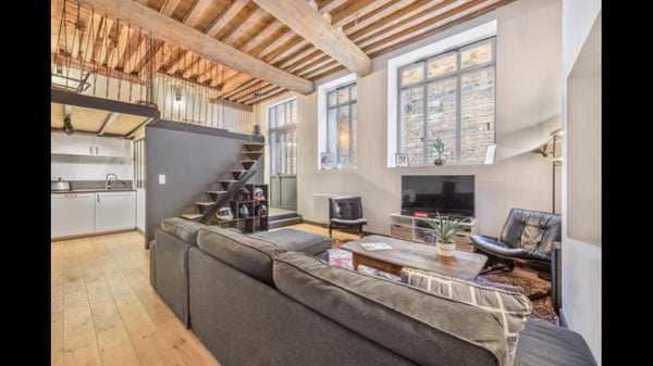 Loft dans les canuts<br />Bienvenue dans le 4e arrondissement de Lyon sur les be Lyon, France Lyon : Loft ravissant Entire loft vacation rental 53284372