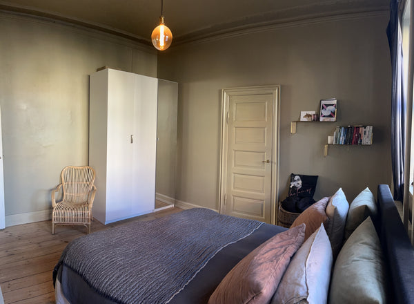 Glem dine bekymringer i denne rummelige og rolige bolig. Ejendommen er omgivet a Copenhagen, Denmark Skønt og roligt værelse med gratis parkering Private room in condo vacation rental 687297859621090357