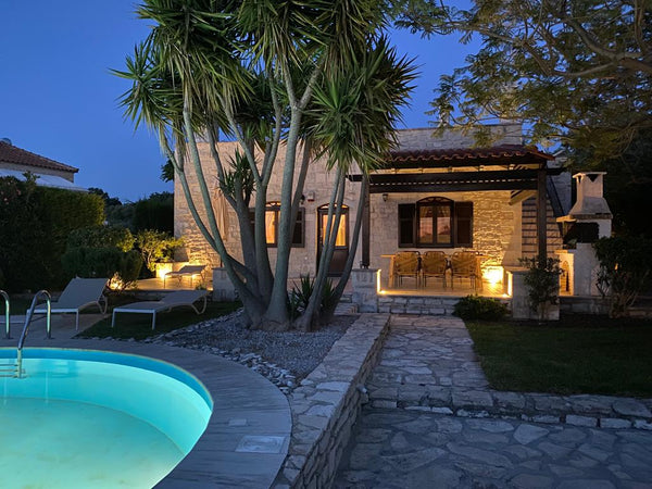 Luxuriöse Pool-Villa in Prines, Rethymno. Topmoderne Vollausstattung, drei Doppe  Villa in Prines mit privatem Pool und Meerblick Entire villa vacation rental 648964071200828265
