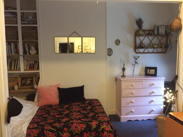 Studio place St Georges; entre Pigalle et bd Haussman. Metro au pieds de l'immeu Paris, France Charmant Studio place Saint Georges Entire rental unit vacation rental 11078103