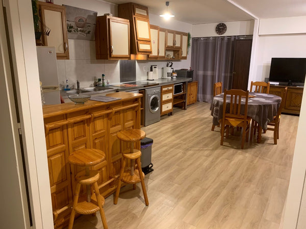 Appartement au rez de chaussée , sans aucunes marches à gravir <br /><br />    2 Pessac, France Appartement entier en résidence Style Cottage Entire condo vacation rental 21360684