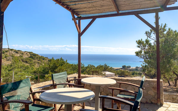 A comfortable studio villa with private terrace and views of Sarakiniko Bay. Goo  Villa Artemis with Sarakiniko View and Great WiFi Entire serviced apartment vacation rental 47793936