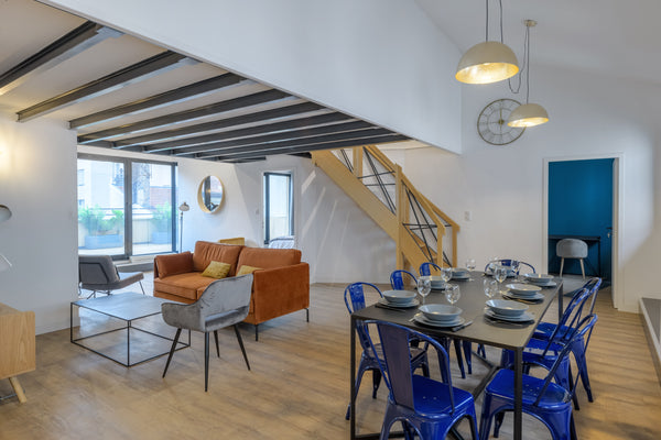 NOCNOC welcomes you to the Raphael on the 4ᵉ floor with elevator. This 117 m² ap Lyon, France NOCNOC Le Raphael - Beautiful duplex with terrace Entire rental unit vacation rental 43114455