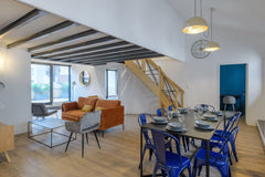 NOCNOC welcomes you to the Raphael on the 4ᵉ floor with elevator. This 117 m² ap Lyon, France NOCNOC Le Raphael - Beautiful duplex with terrace Entire rental unit vacation rental 43114455