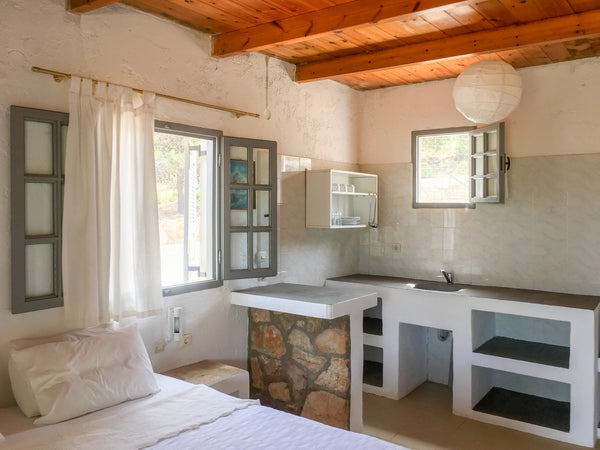 A fantastic studio in Sarakiniko Studios with a double and single bed, shower, e  Studio 13 with Sarakiniko view and Great WiFi Entire serviced apartment vacation rental 46564254