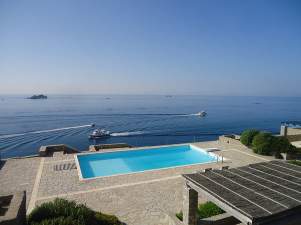 Facing the sea (boundaries till the rocky cliff) with one bedroom, living room,   Villa Delos (80sq.m) Entire bed and breakfast vacation rental 7876887