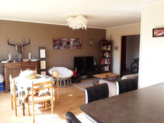 Appartement de 61m2 donnant sur une rue calme proche du métro garibaldi et à 3 a  Lumineux T1, 61m2, grande piece a vivre. Entire rental unit vacation rental 20891138