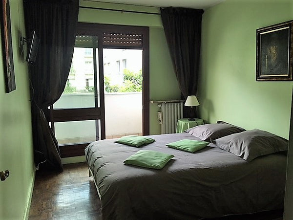 Bel et spacieux appartement de 90 m² avec un grand salon. 2 chambres  avec lit d Paris, France Spacieux appartement Parisien Paris 15ème Entire rental unit vacation rental 28272978