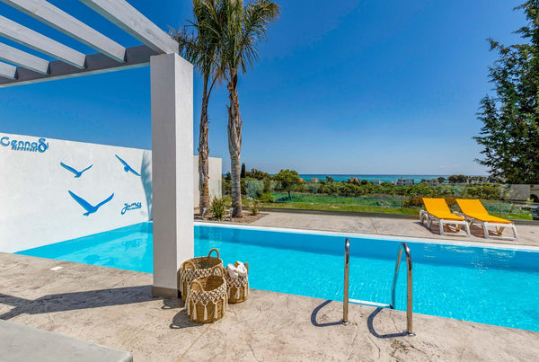 This stunning newly built villa has the best location ever! A five minute walk t Maidstone, United Kingdom Lux 3 bed,10 min walk to restaurants,shops & beach Entire villa vacation rental 37239552