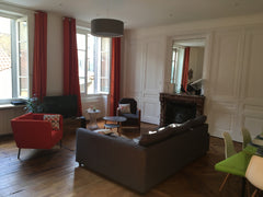 Dans un immeuble de type "Haussmannien", grand T2 lumineux de 75m² refait à neuf Lyon, France Grand T2 type Haussmannien - 6938612389015 Entire rental unit vacation rental 25281210