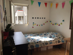 Bonjour,<br /><br />Nous vous proposons une chambre dans un appartement à 5 minu Lyon, France Chambre dans grand appartement sur les quais Private room in rental unit vacation rental 30361069