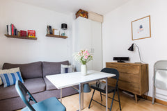 Situé dans le quartier prisé d'Anvers, à deux pas du Sacré-Cœur et de la commerç Paris, France Charmant appartement à Montmartre Entire rental unit vacation rental 5229952