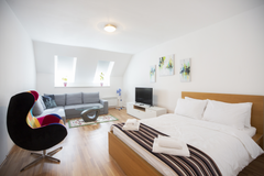 Prague City Stay Roháčova 9 offers a newly renovated Apartment with total area o Hlavní město Praha, Czechia Family Relaxing 3 Bed Split Level Apartment, Two Bathrooms, 5 ⭐ King Koil Beds ❤️❤️❤️ Entire rental unit vacation rental 23442016