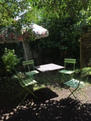 Appartement entièrement refait à neuf et bénéficiant d’un grand jardin privatif. Pessac, France Charmant Rez-de-jardin Bordeaux centre. Entire rental unit vacation rental 30318812