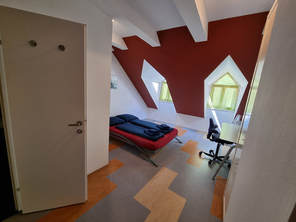 Enjoy a stylish experience at this centrally-located place.<br />The house is in United States Friendly Space Private room in vacation home vacation rental 648497563843435704