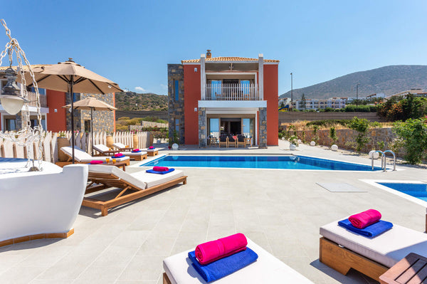 This property is 1 minute walk from the beach. Located 550 m from Drapano Beach,  Villa Chryssa by Estia Entire rental unit vacation rental 573705836211502391