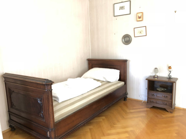 Very comfortable and beautiful room in a house with a big garden with grill. 20   Old Viennese styled Single Private Room in a Villa Private room in home vacation rental 24963515