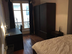 Je mets à disposition ma chambre double dans un appartement refait à neuf situé  Paris, France Chambre double en plein coeur du Marais Private room in rental unit vacation rental 22224086