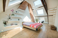 Compleet gerenoveerd privé design loft in ons huis gebouwd in 1869. Op 5' wandel Antwerp, Belgium Design loft in historic building Private room in home vacation rental 5578067