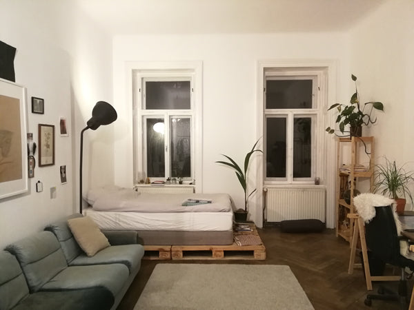 Nice room in a big shared flat, old building, high ceilings, international flat  Vienna, Austria Spacious Room in a student flat Private room in rental unit vacation rental 41175608
