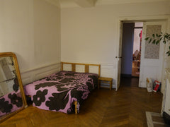 Chambre lumineuse qui donne sur le Rhône. Pas de salon mais nous aimons nous ret Lyon, France Chambre en colocation près de Opéra Private room in rental unit vacation rental 11632971