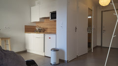 L'Appartement avec Balcon Immeuble Standing est situé dans le 9ème arr. de Lyon, Paris, France Appartement Standing Immeuble Neuf Entire rental unit vacation rental 48867272