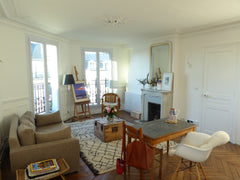 Appartement typiquement parisien récemment rénové pour un grand confort. Il est  Paris, France Deux pièces de charme aux Batignolles - 60 m2 Entire rental unit vacation rental 13731623