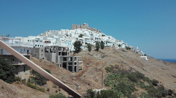 Twin budget roomin Chora Astypalaia, 1 minute walking from the windmills.<br /><  Twin Budget room in Chora of Astypalaia Private room in rental unit vacation rental 41834458