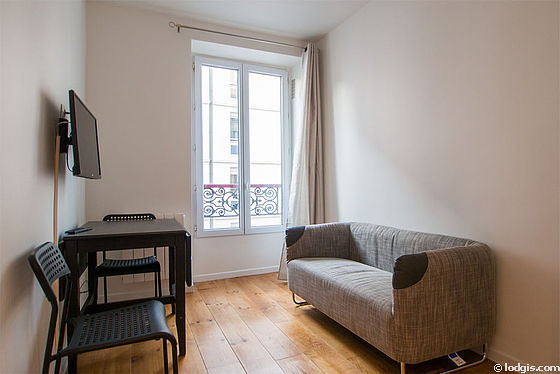 Newly renovated and fully equipped 1 bedroom apt located in a quiet street at th Nogent-sur-Marne, France Beautiful 1 bedroom in Belleville! Entire rental unit vacation rental 6809165