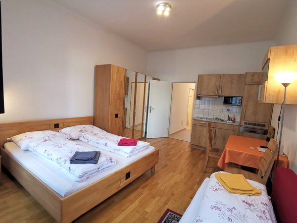 Completely renovated studio for 2+2 people, very well connected, right next to t Vienna, Austria New Studio Type A1 15 Entire rental unit vacation rental 2784168