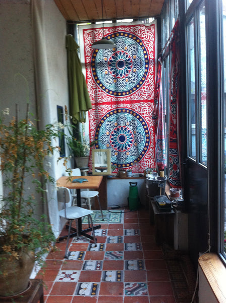 Très bel appartement en RDC d'une maison de 1 étage, avec grande cour intérieur  Lyon, France 120m2 ,Loft de plein pied Entire rental unit vacation rental 6090013