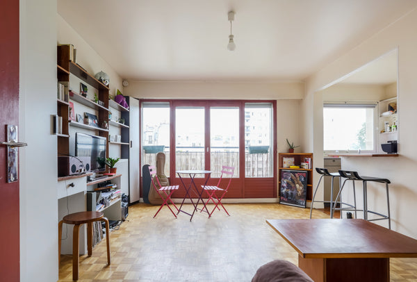 Studio lumineux de 32m2 situé au 4ème étage avec ascenseur composé d'une grande  Paris, France Bright parisian studio Entire rental unit vacation rental 18147358