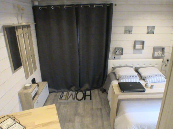 Ce logement de 20 m2 est neuf, climatisé et tout équipé.<br />Il est confortable Pessac, France Nid douillet, avec extérieur en centre-ville Entire guesthouse vacation rental 17118907