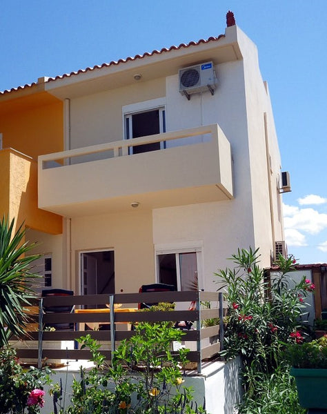 This small holiday house is situated in Sfakaki which is a very small and quiet   Holiday Home Sfakaki Entire home vacation rental 23096316