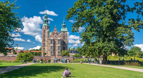 Skøn lejlighed lige i hjertet af København. Den er nabo til Kongens have og Rose  Hyggelig lejlighed i centrum af København Entire condo vacation rental 654936449352276525