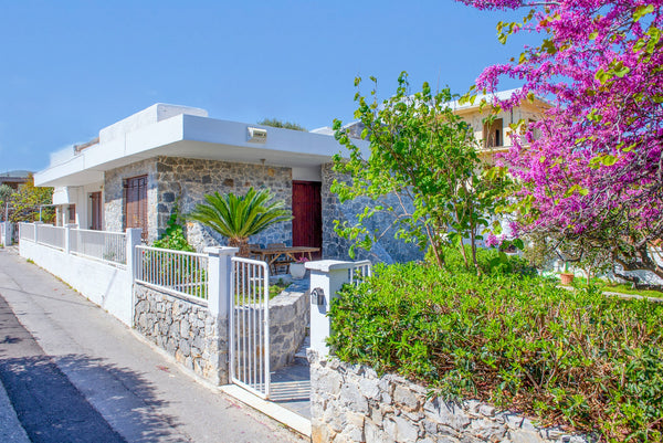 The Kokkini beach retreat is the perfect holiday home for a family or friends lo Heraklion, Greece The Kokkini Beach Retreat Entire home vacation rental 587297635727008677