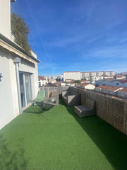 Logement entier situé au 4eme étage avec ascenseur. Le logement comprend une gra Villeurbanne, France Superbe appartement avec grande terrasse Entire rental unit vacation rental 751233612076984842