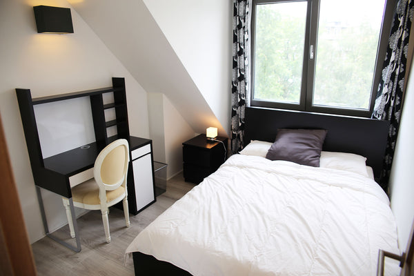 very lighty and recently renovated apartment with 3rooms with very big terrace w Brussels, Belgium super nice duplex in Uccle Private room in rental unit vacation rental 4737752